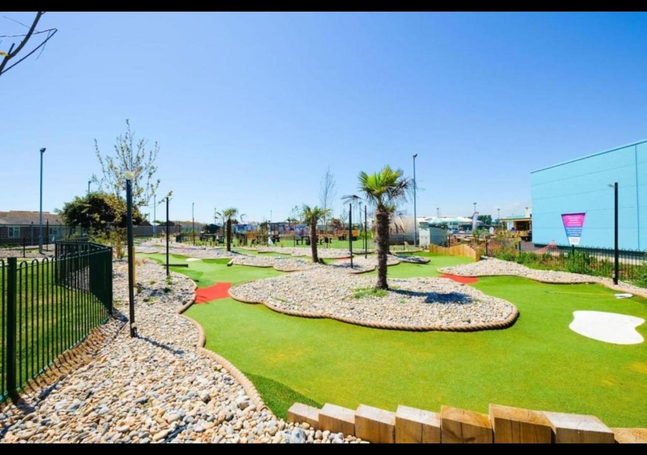 Mp768 - Camber Sands Holiday Park - Huge Lodge - Small Dog Friendly - Sleeps 8 Eksteriør bilde